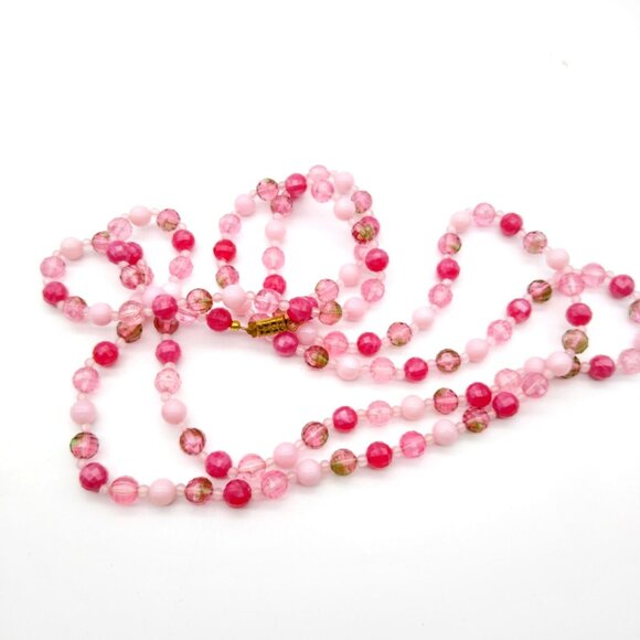 Passion for Pink Beaded Necklace, Barbiecore Pastel Vintage Strand, Flapper Leng - Picture 4 of 4